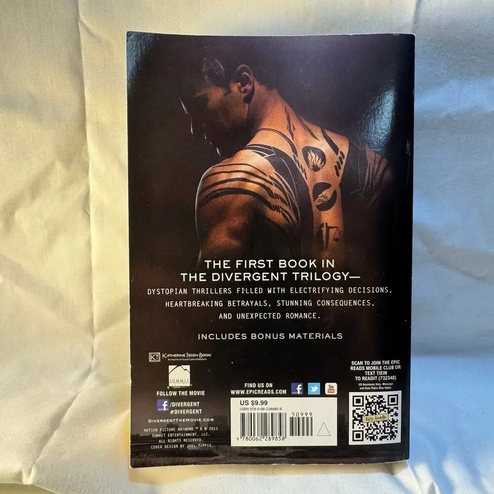 Divergent Movie Tie-In Edition by Veronica Roth Dystopian Young Adult Paperback